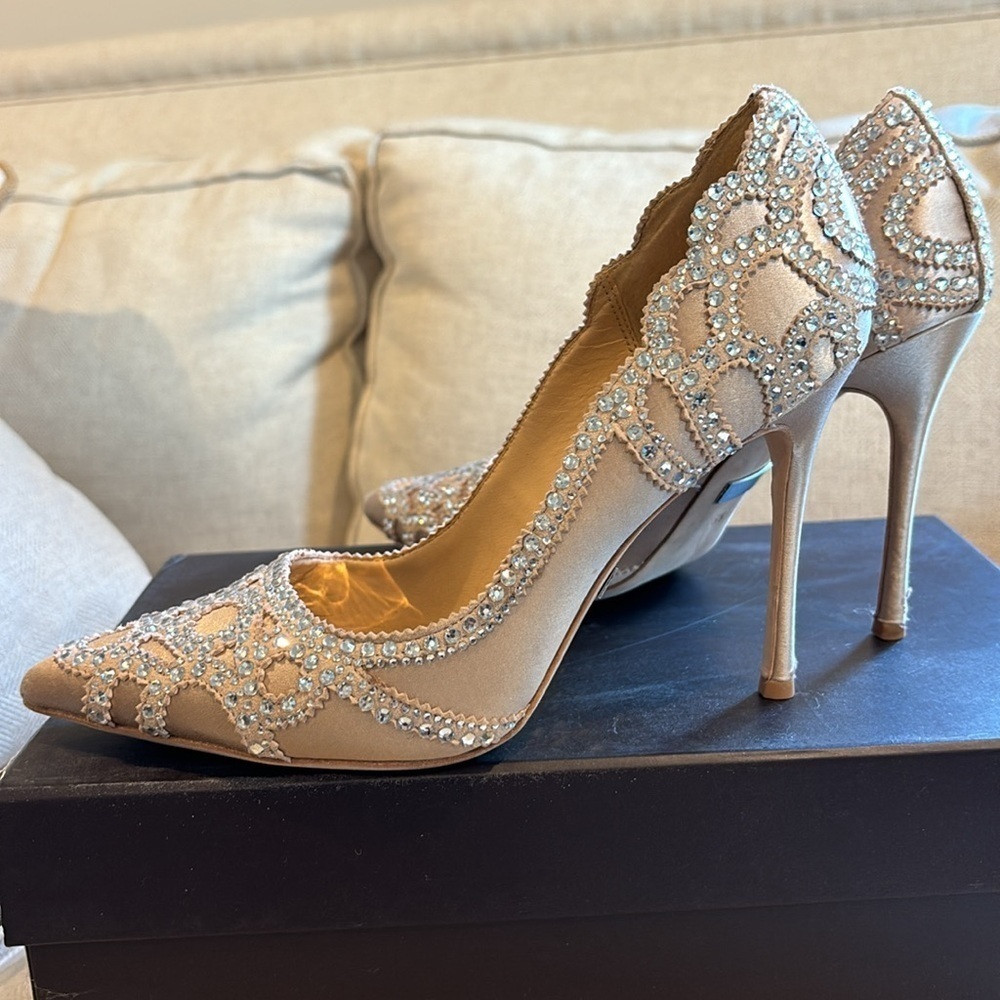 Badgley Mischka Rouge in latsat - champagne color size 6.5 - Picture 7 of 14